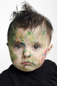 nur posando con la cara pintada en estudio niña un año fotografa milena martinez fotografa madrid