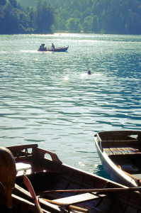 Barcas en el lago Bled