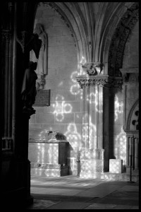 interior de la catedral de Burgos, sombras del claustro fotografía de Milena Martínez fotografa en Madrid