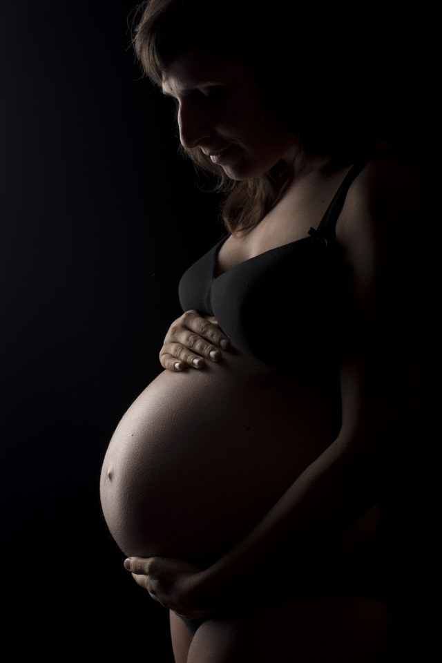 sesion fotografia embarazo madrid recién nacido new born fotógrafa milena martinez jorge prematuro bebé baby pregnant mamá madre maternidad embarazada