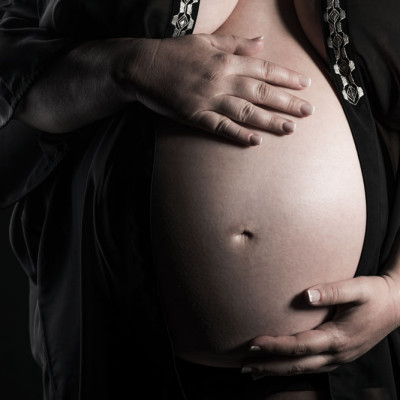 fotografia embarazo madrid fotografa sesion de embarazada futura mama estudio 